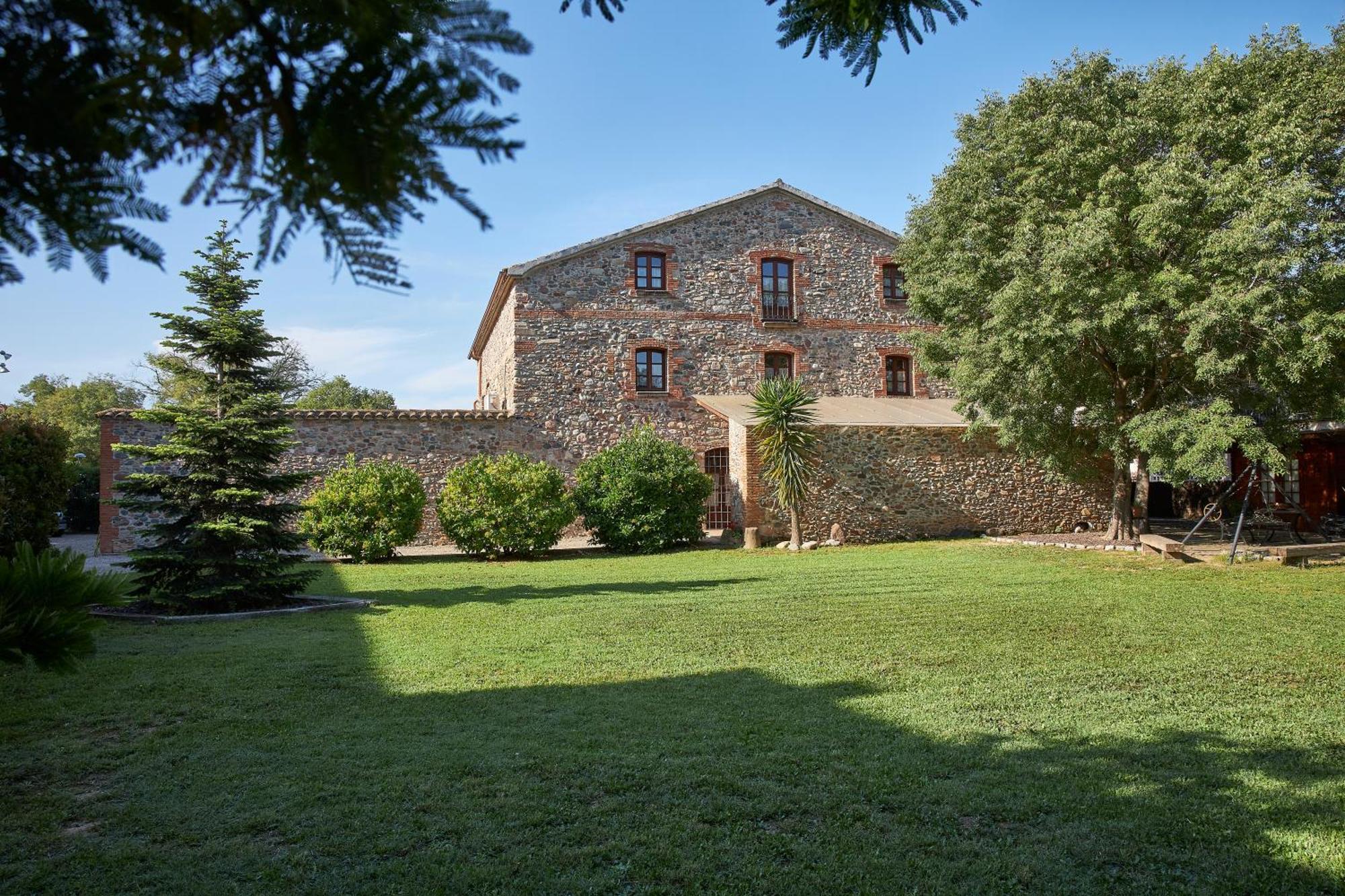 Mas Can Calet Aparthotel Les Franqueses del Valles Exterior photo